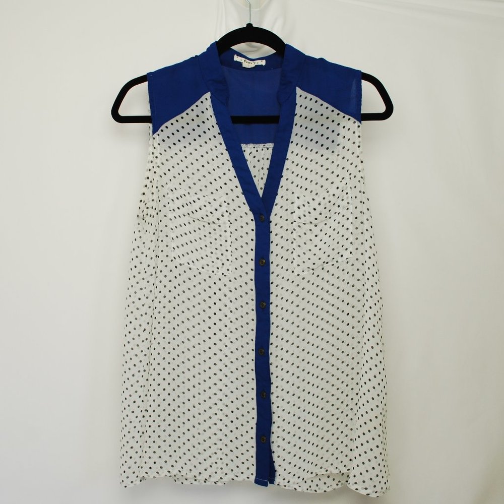 Very J -Sleeveless Button Down Top -Dotted